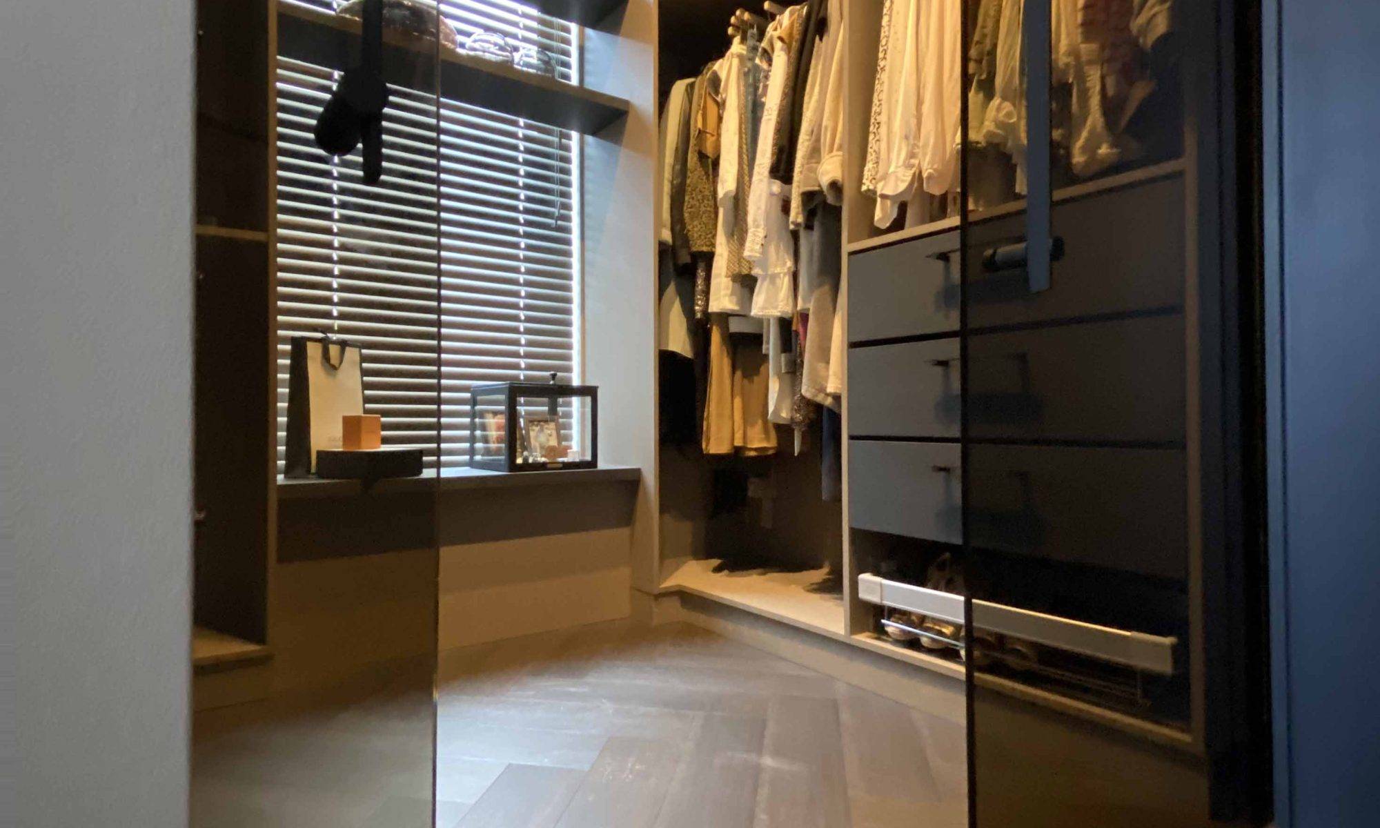 Inloopkast schuifdeuren