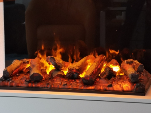 Hoogglans dressoir met elektrische haard en koofkast