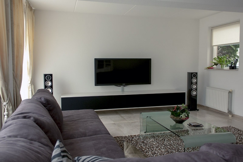 Dressoir met luidsprekerdoek