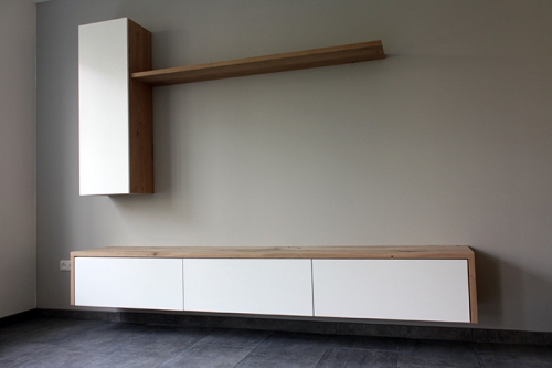 TV-dressoir met eiken elementen