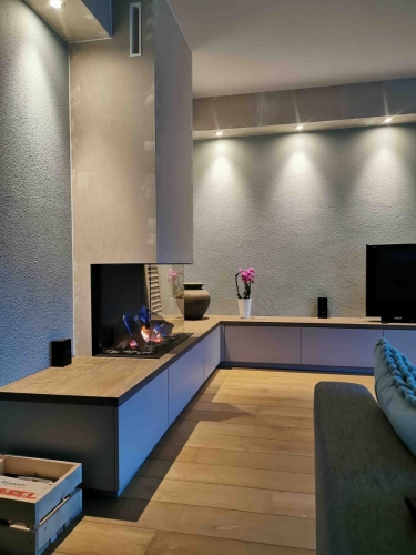 Hoekdressoir met haard