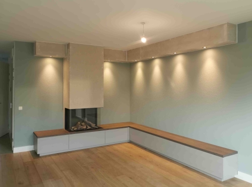 Hoekdressoir met haard