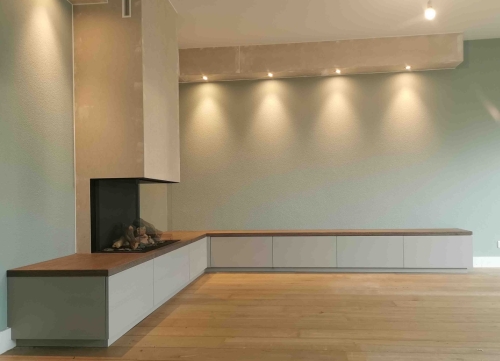Hoekdressoir met haard