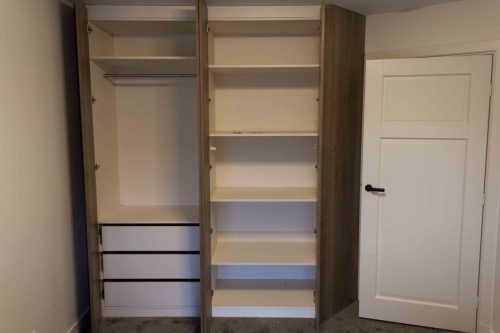 open-kastenKleding kast op maat
